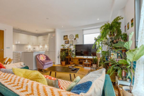 Lovely 1BR flat, 10min Langdon Park DLR Station